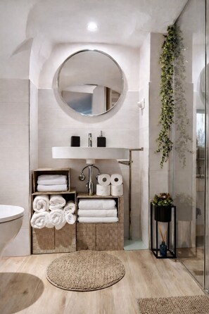 Unclassified image, 2 of 16, button - Sea & Valley View ★★★★★ | Renovated Apartment in Perinaldo – Perfect for Couples (Perinaldo)