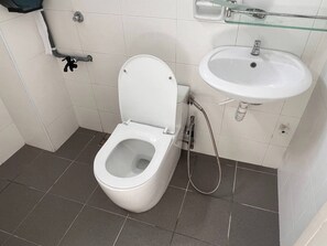 Shared Dormitory, 1 Bedroom, Accessible | Bathroom