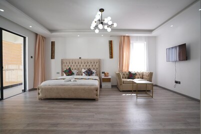 Spacious 6-bedroom apartment in fabulous Nairobi with fitness room-platinum