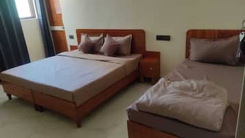 Desk, laptop workspace, rollaway beds, free WiFi