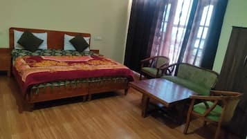 Deluxe Room | Desk, laptop workspace, rollaway beds, free WiFi