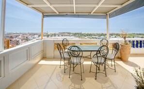 Apartment, 2 Bedrooms, Kitchen, Sea View