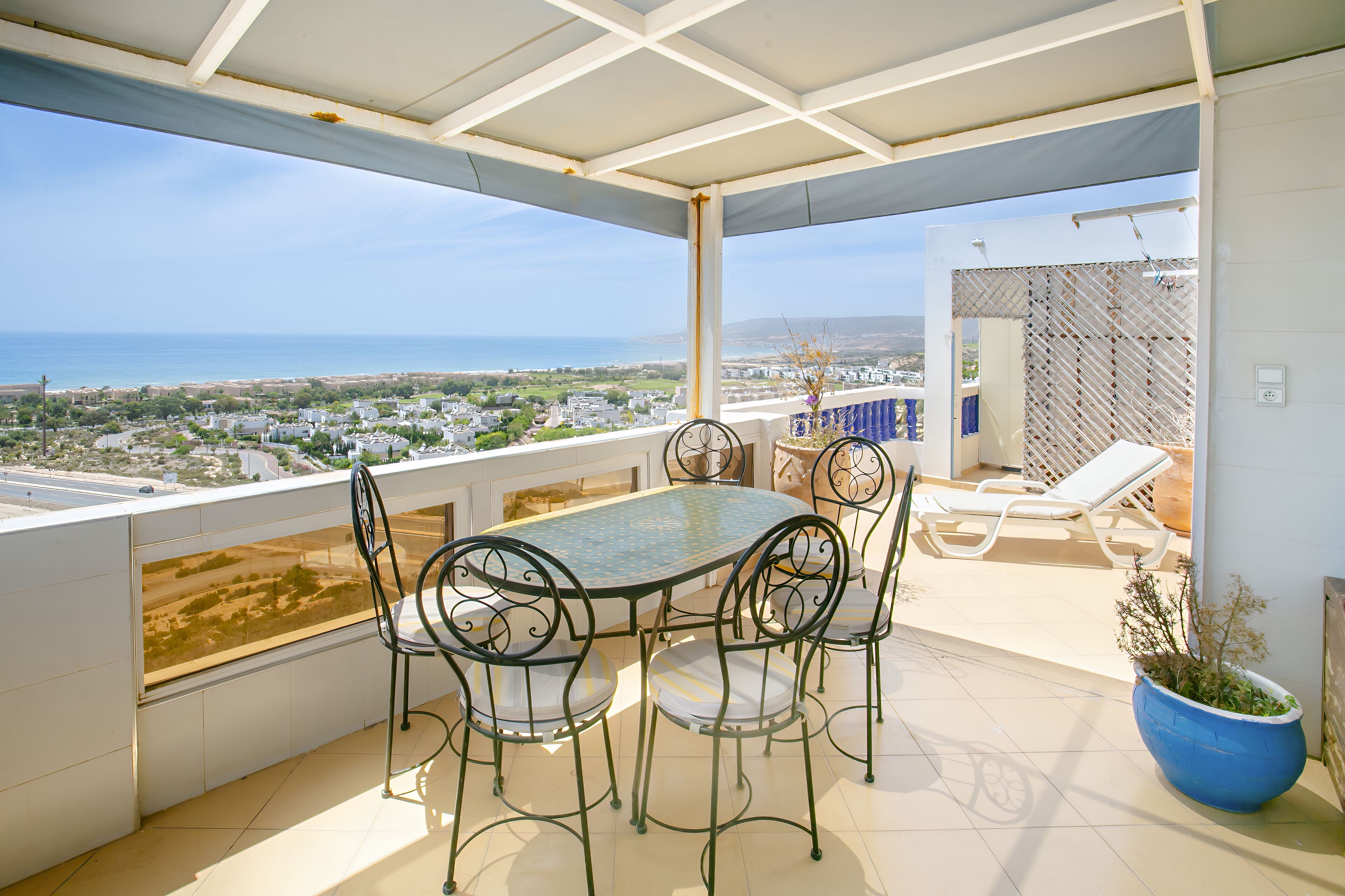 Apartemen, 2 kamar tidur, dapur, pemandangan laut | Seprai premium, bantalan ekstra lembut, dan ruang kerja ramah laptop