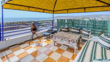Family Duplex, 3 Bedrooms, Sea View | Terrace/patio