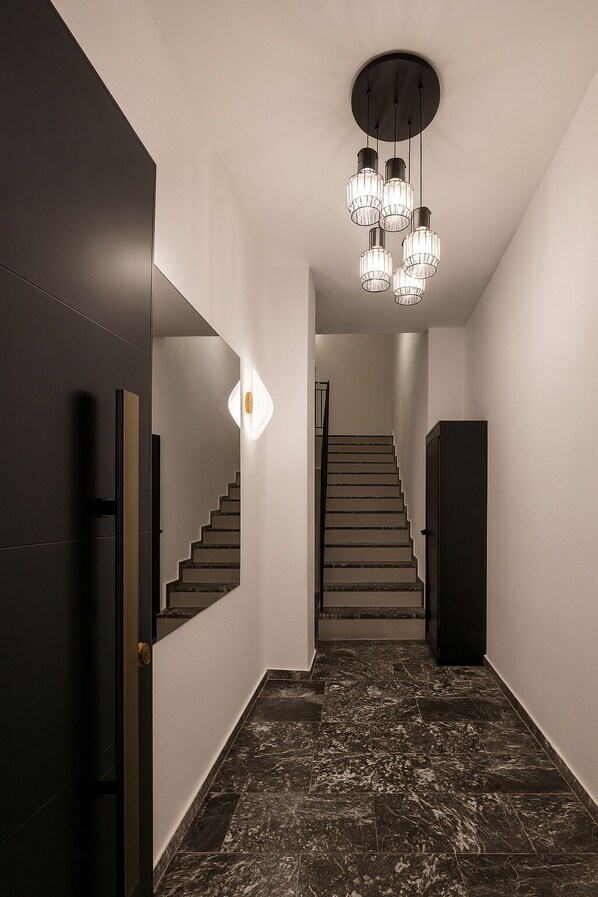 المنشأة من الداخل