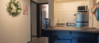 Eugene Getaway • Cozy 2BR Suite Close to Autzen & Dining