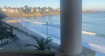 Sea view apartment, large balcony, in Art Deco building with private parking