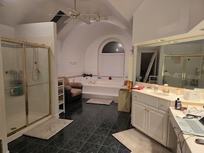 Dusche, Whirlpool, Handtücher, Seife