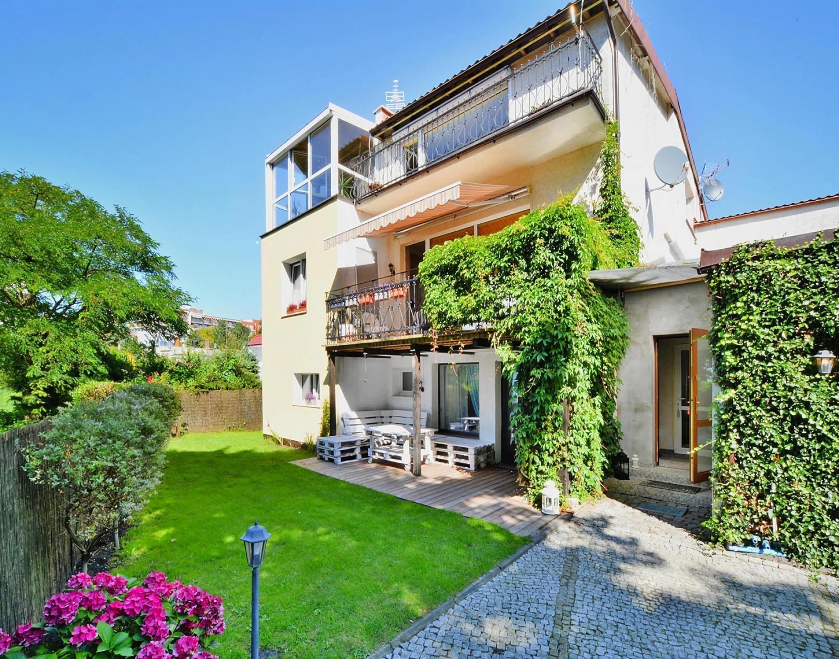 Apartment | Exterior