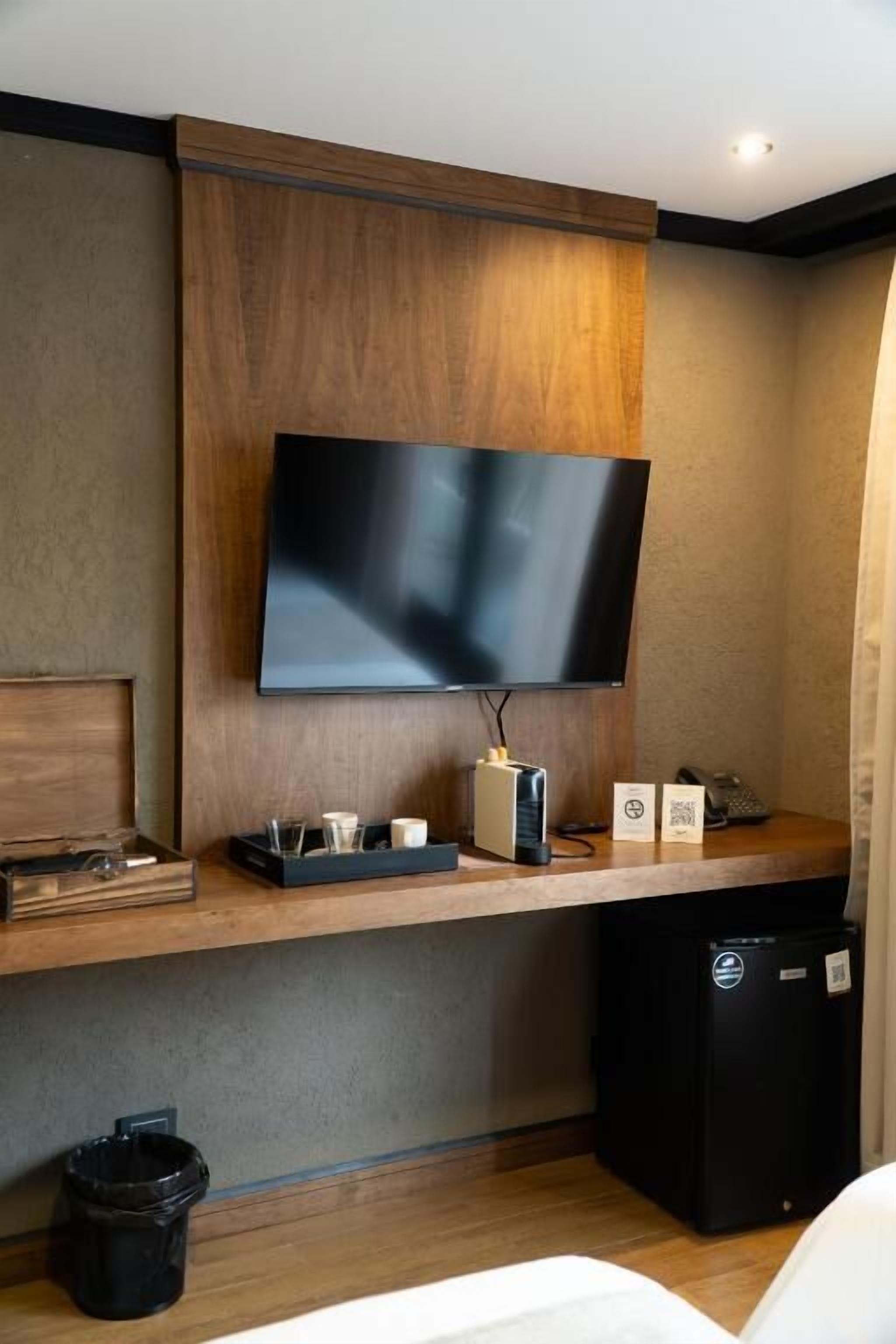 Triple Room, City View | Interior
