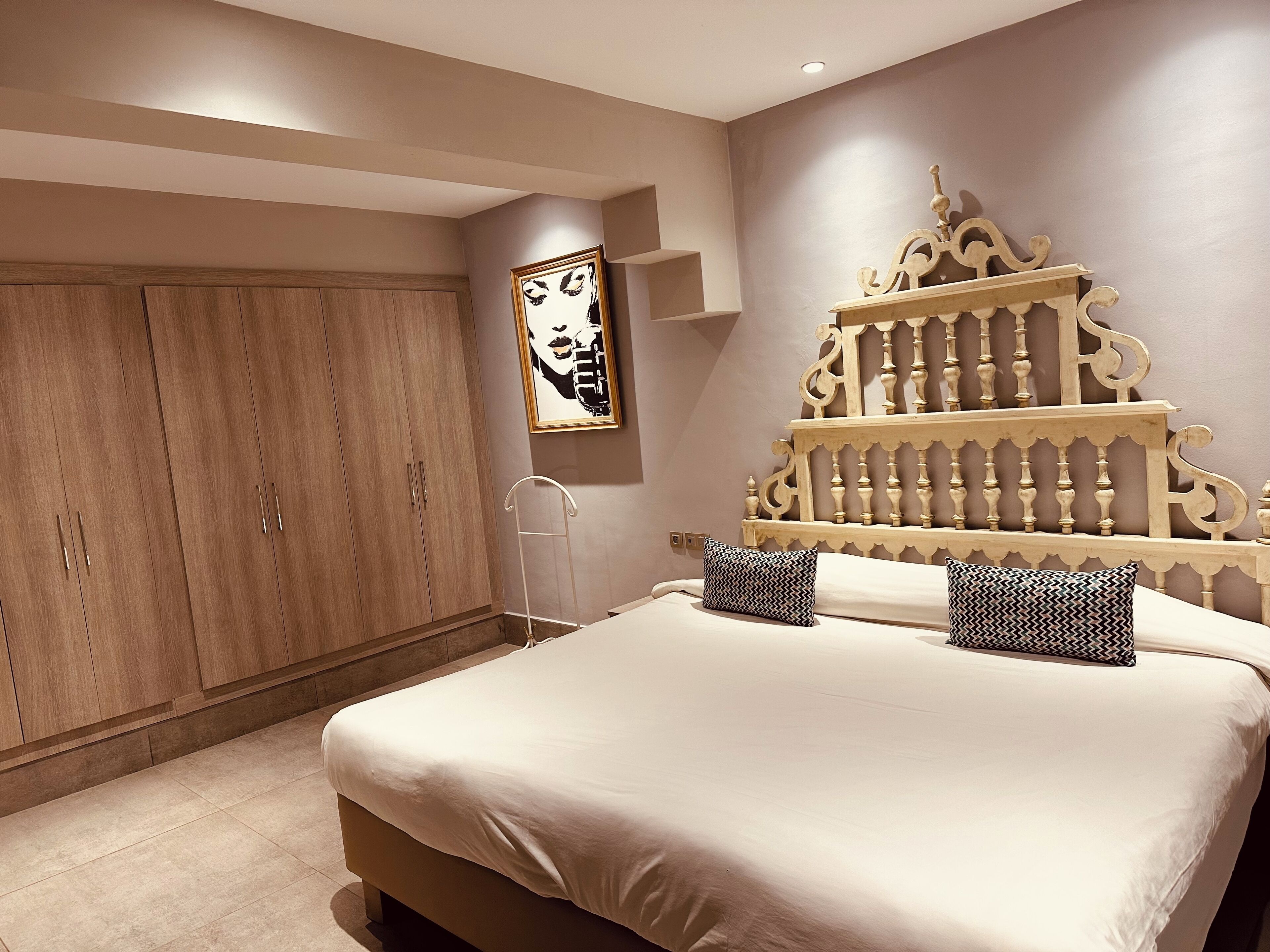 3 chambres, fer et planche à repasser, Wi-Fi, draps fournis