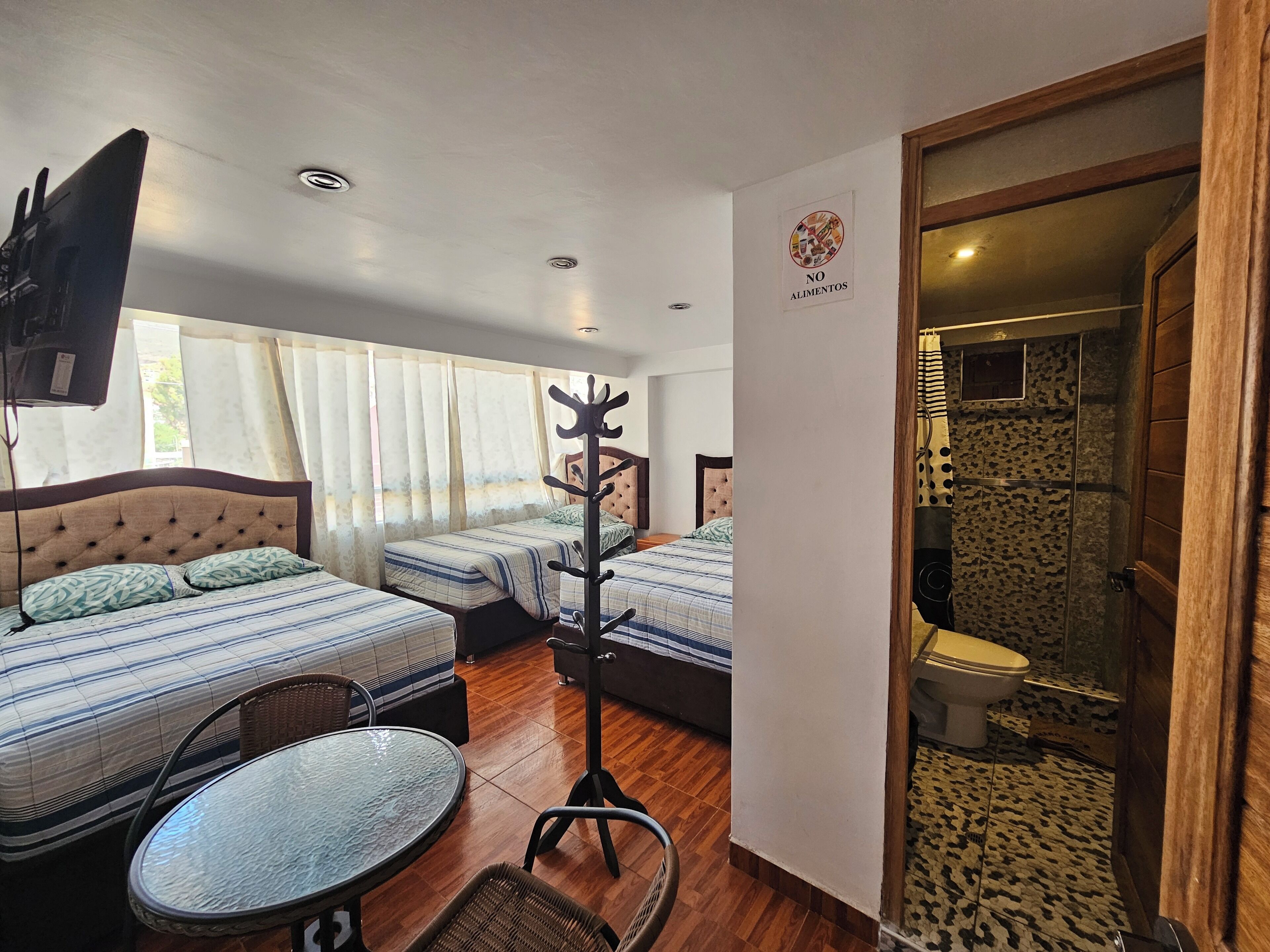 4 chambres, bureau, Wi-Fi gratuit, draps fournis