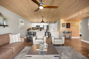 Smart TV, DVD player, books, video library - Lakeside Condo Near Margaritaville w/ Dock, Boat Slip, Pool, & Mini Bar (Osage Beach)