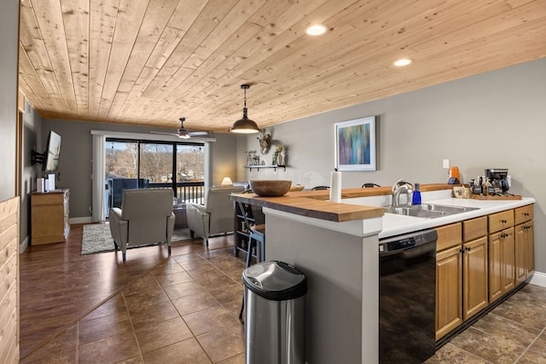 Interior - Lakeside Condo Near Margaritaville w/ Dock, Boat Slip, Pool, & Mini Bar (Osage Beach)