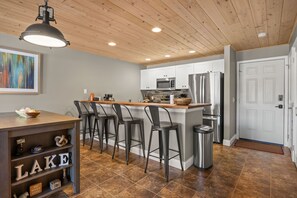 Coffee/tea maker, fridge, microwave, oven - Lakeside Condo Near Margaritaville w/ Dock, Boat Slip, Pool, & Mini Bar (Osage Beach)