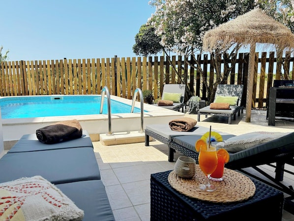 Villa, patio, junto a la alberca | Alberca privada
