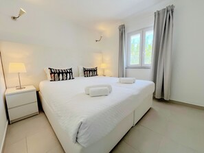 Villa, terrasse, ved basseng | Wi-fi (inkludert)