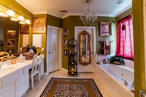 Hair dryer - The Most Interesting House in Texas (Pearland)