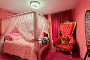 4 bedrooms, WiFi, bed sheets