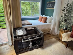 1 bedroom, iron/ironing board, WiFi, bed sheets - Smoky Mountain Condo w/ Pool + Fireplace • 10 Minutes to Downtown (Gatlinburg)