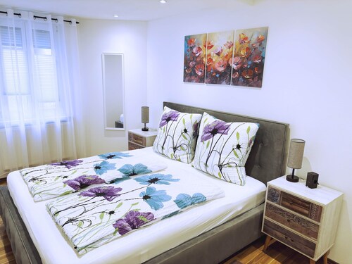 Quiet luxury apartment in the heart of the old town