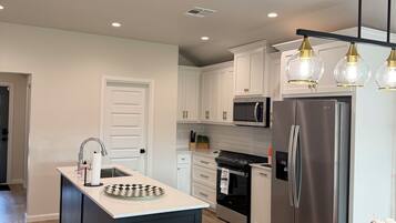 Microwave, oven, stovetop, dishwasher