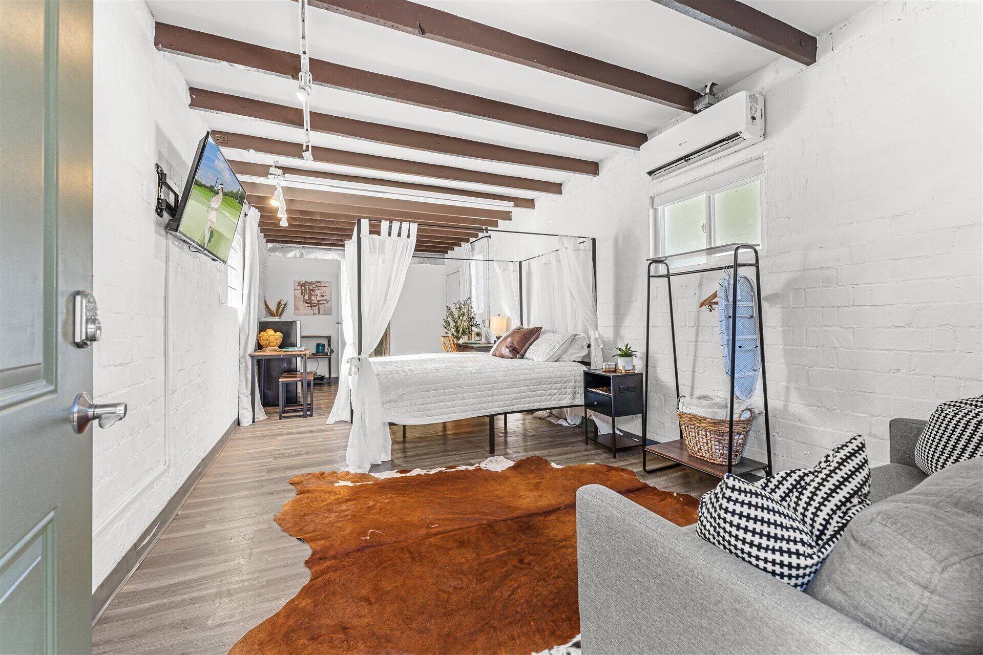 Bügeleisen/Bügelbrett, WLAN, Bettwäsche