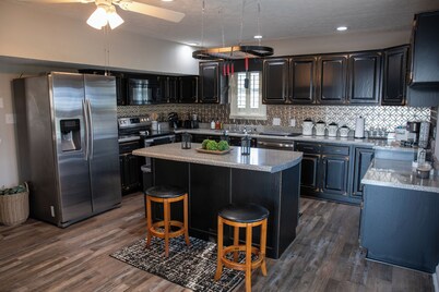 Superb 4-bedroom house with AC in Woodburn