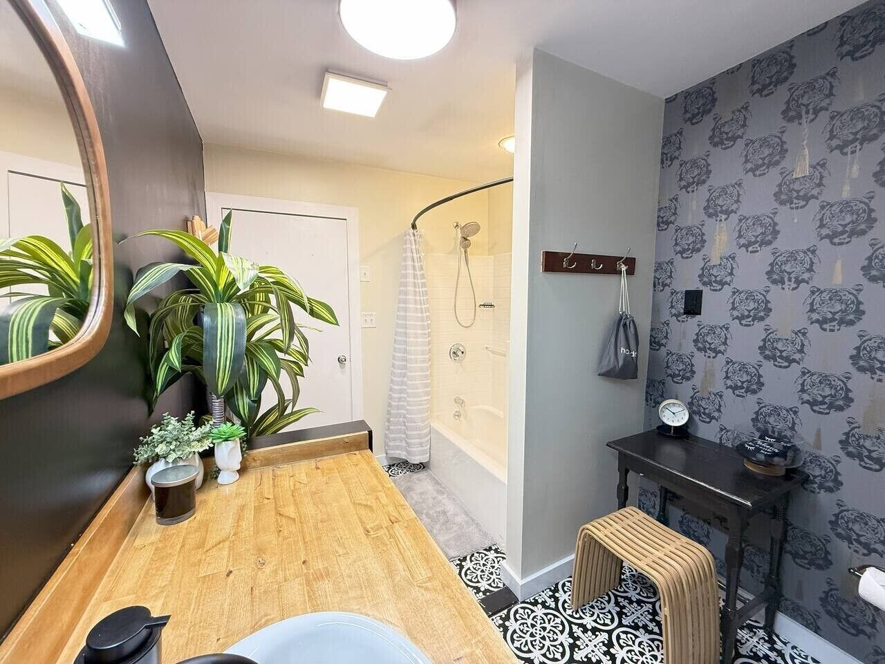 Eco-friendly toiletries, hair dryer, towels
