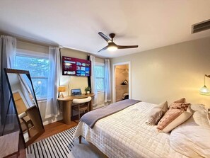 2 bedrooms, in-room safe, desk, iron/ironing board