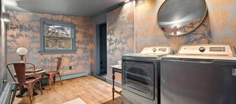 Speakeasy Hot Tub Escape | Pet-Friendly | Hudson NY