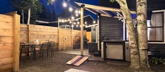 Speakeasy Hot Tub Escape | Pet-Friendly | Hudson NY