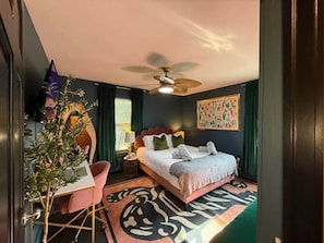 2 habitaciones, tabla de planchar con plancha, wifi y ropa de cama