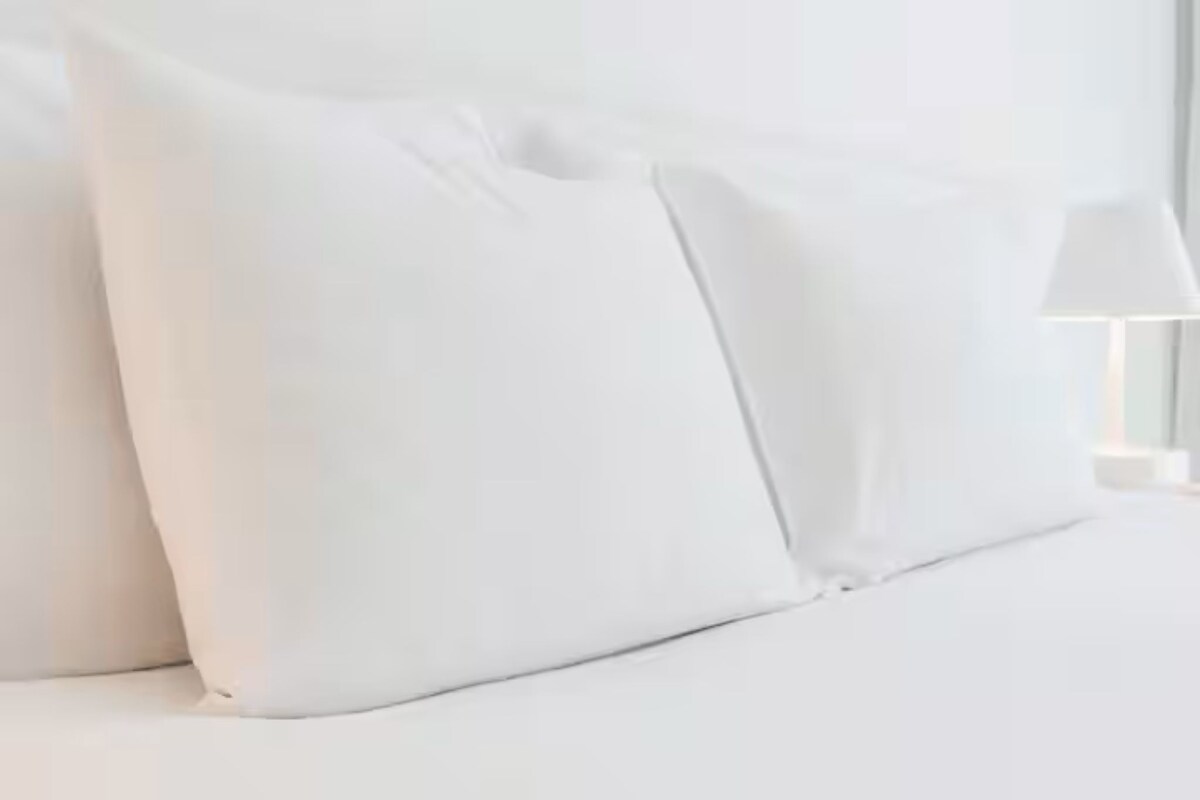 1 King Bed, Non-Smoking