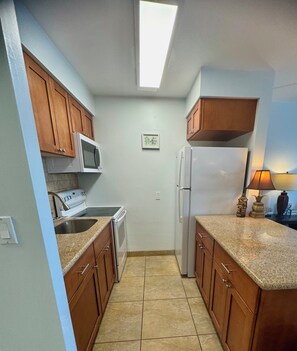 Fridge, microwave, oven, stovetop - Legal STR Hotel Zoned Lahaina Shores Beachfront Ocean Views Oasis (Lahaina)