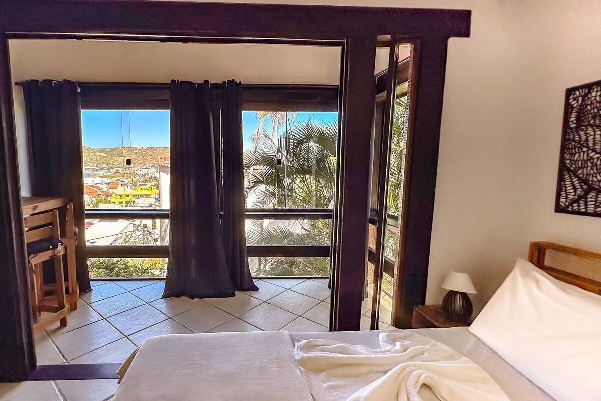 Suite Vista Esmeralda | Iron/ironing board (on request), WiFi (free)