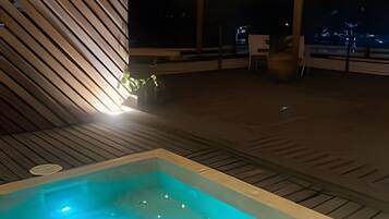 Suite | Bañera de hidromasaje al aire libre