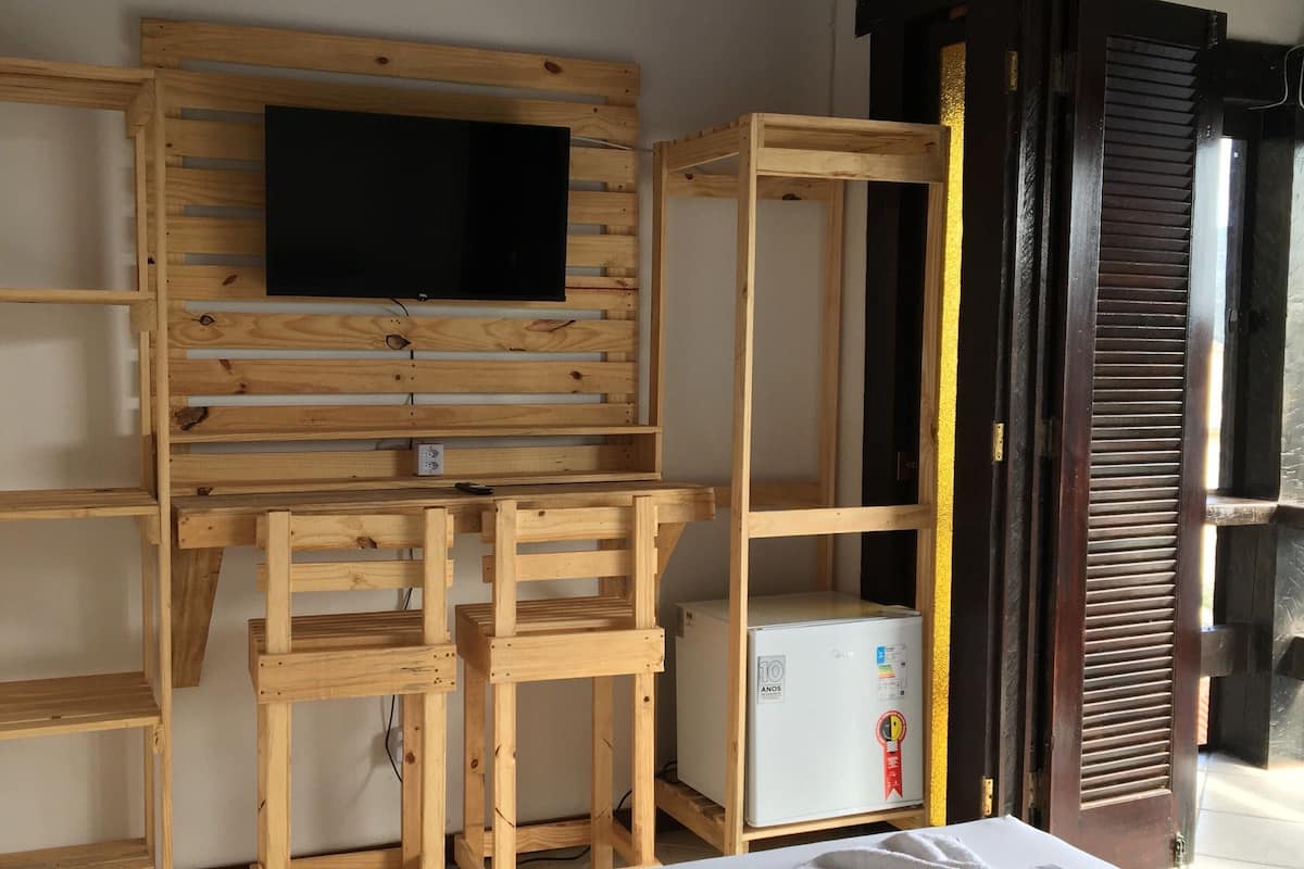 Phòng đôi, ban công, quang cảnh sân vườn | Bàn ủi/dụng cụ ủi quần áo, truy cập Internet không dây miễn phí