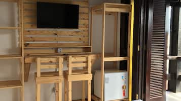 Iron/ironing board, free WiFi