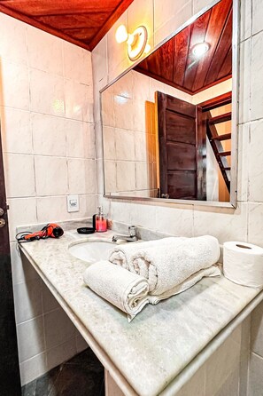 Chalet | Bathroom - Villa Rustica (Arraial do Cabo)