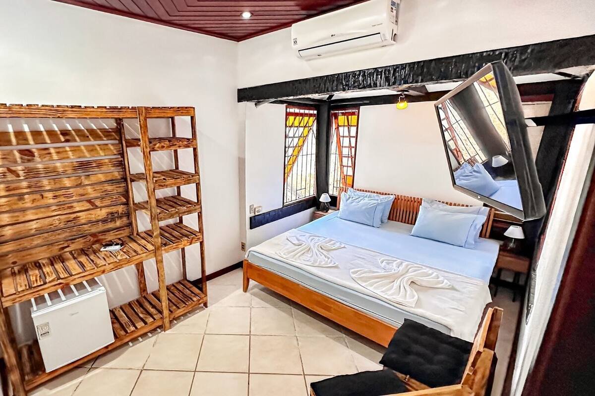 Suite Charmosa | Iron/ironing board (on request), WiFi (free)