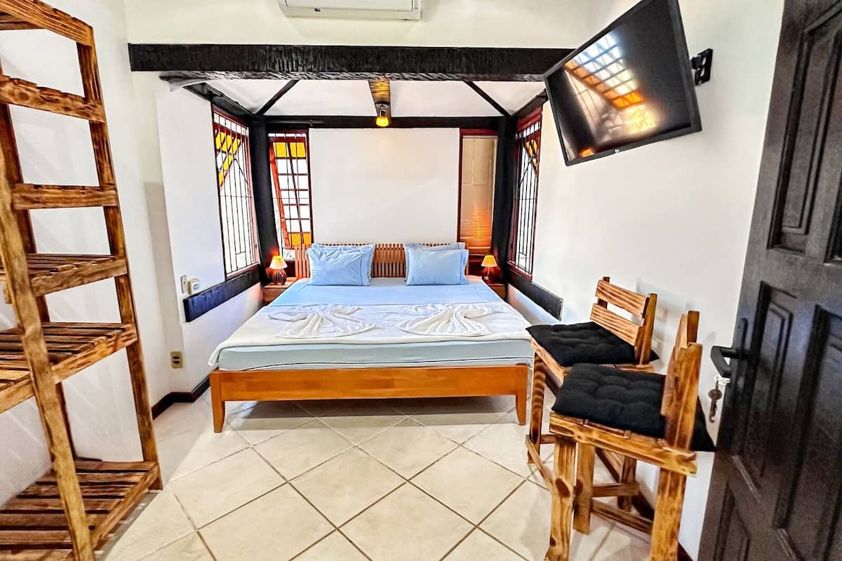 Deluxe Suite, City View | Iron/ironing board, free WiFi