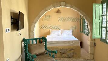 2 bedrooms, internet, bed sheets