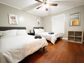 6 Schlafzimmer, Bügeleisen/Bügelbrett, kostenloses WLAN, Bettwäsche