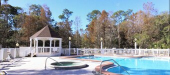 Comfortable cabin very close to Disney and tourism (pets welcome)