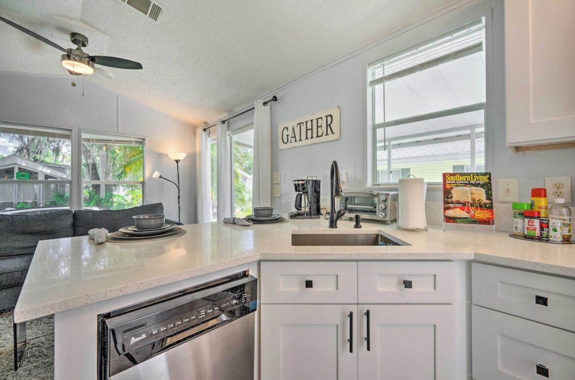 Micro-ondes, four, plaque de cuisson, lave-vaisselle