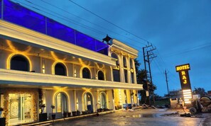 Front of property - Hotel Raj palace Morena (Morena)