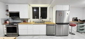 Micro-ondas, fogão, cooktop, lava-louças