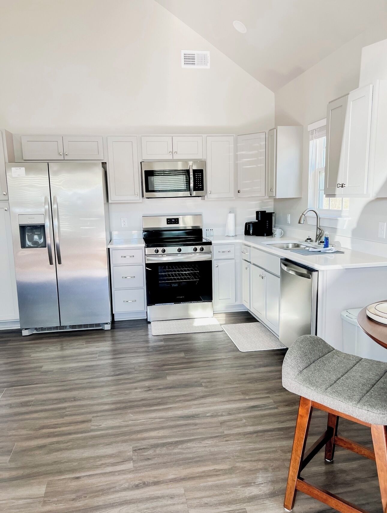 冰箱、微波炉、烤箱、炉灶