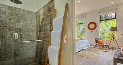 Deluxe Room in Punta Uva with AC âą Selvatica